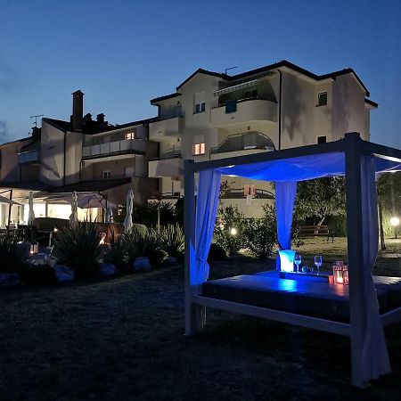 Villa Badi Lovrečica Buitenkant foto