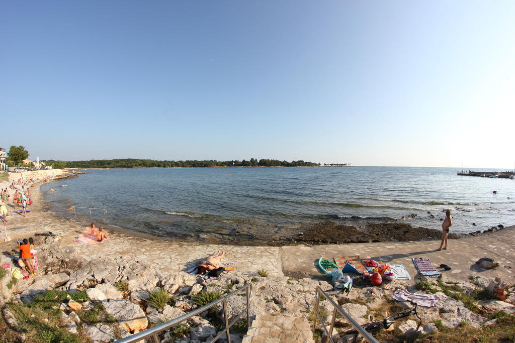 Villa Badi Lovrečica Buitenkant foto