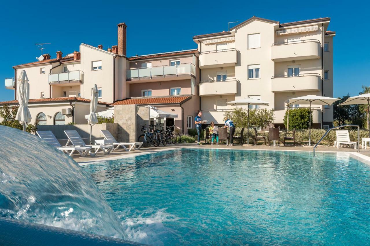 Villa Badi Lovrečica Buitenkant foto